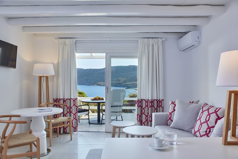 Archipelagos Suite with Outdoor Jacuzzi