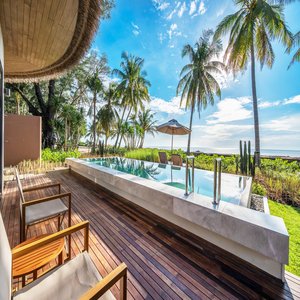 Pool Villa Beachfront - Deck