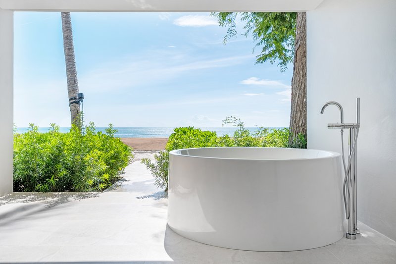 Mini Suite Beachfront - Bathtub