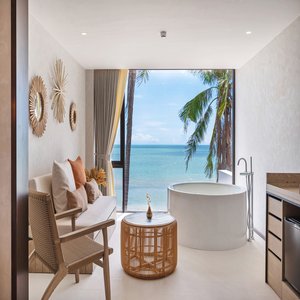 Sky Beachfront - Bathtub