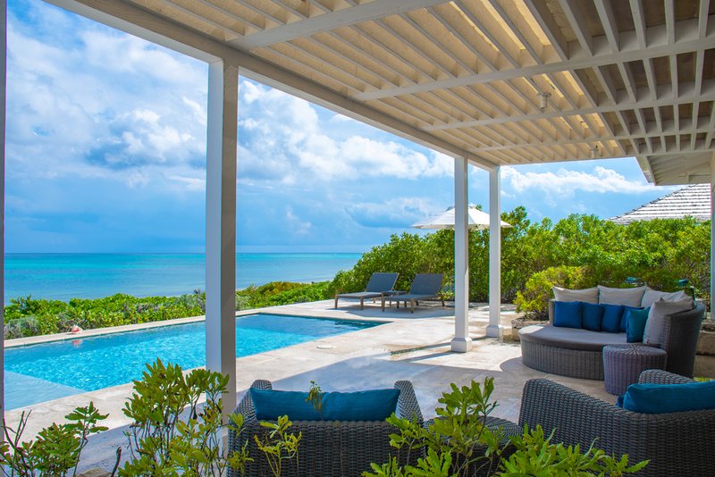 2 Bedroom Beachfront Villa Premier Pool