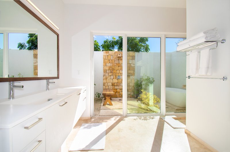 2 Bedroom Beachfront Villa Premier Bathroom