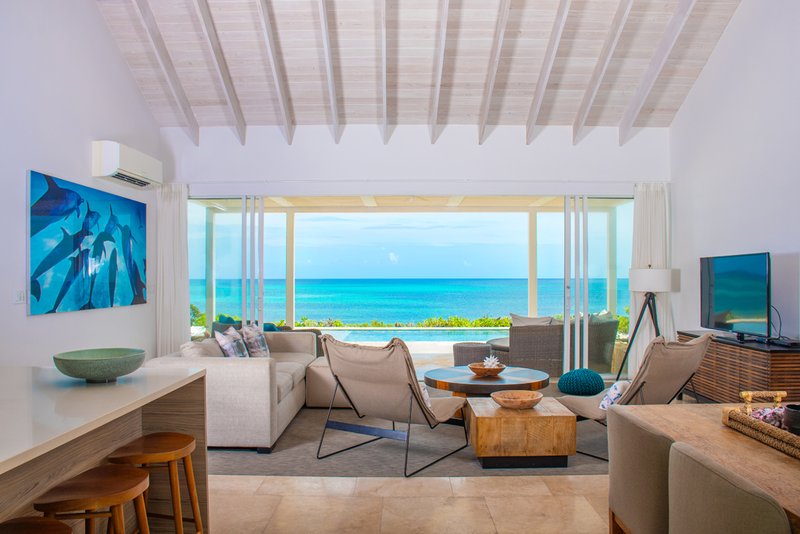 2 Bedroom Beachfront Villa Premier Living Area