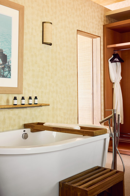 Beachfront Villa Suite - Bathroom