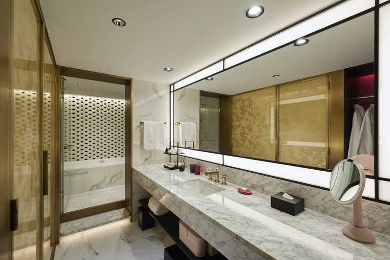 Deluxe Twin Heritage View - Bathroom