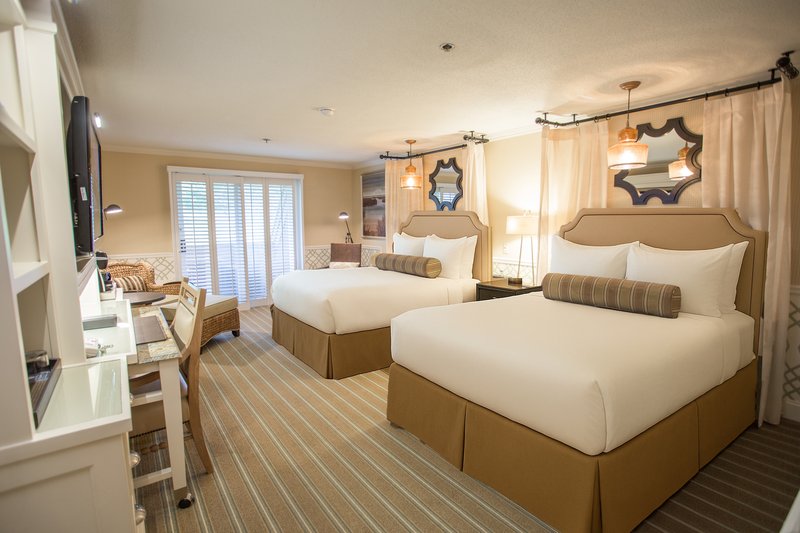 Mansion Wing Deluxe Queen Beds - Bedroom