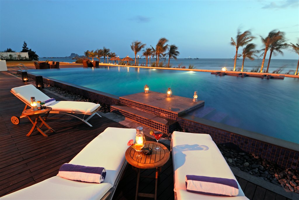 Infinity Pool