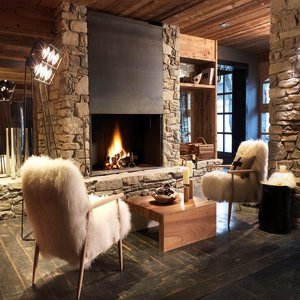 Lobby & Fireplace