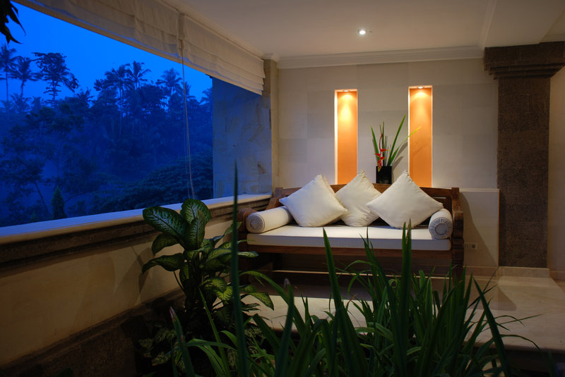 Pool Suite Day Bed
