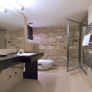 Standard Double Room Bathroom