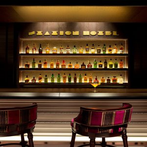 Bar Camellia Counter