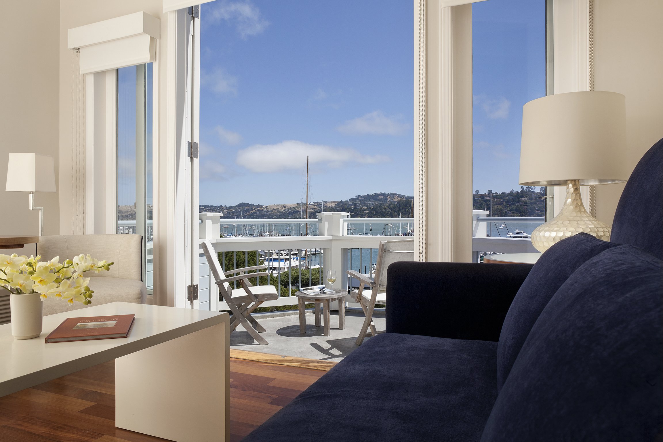 Hillside Cottage Balcony
