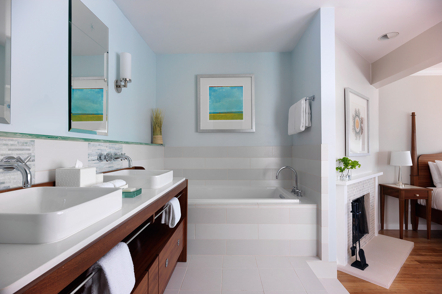 Hillside Cottage Balcony Bathroom