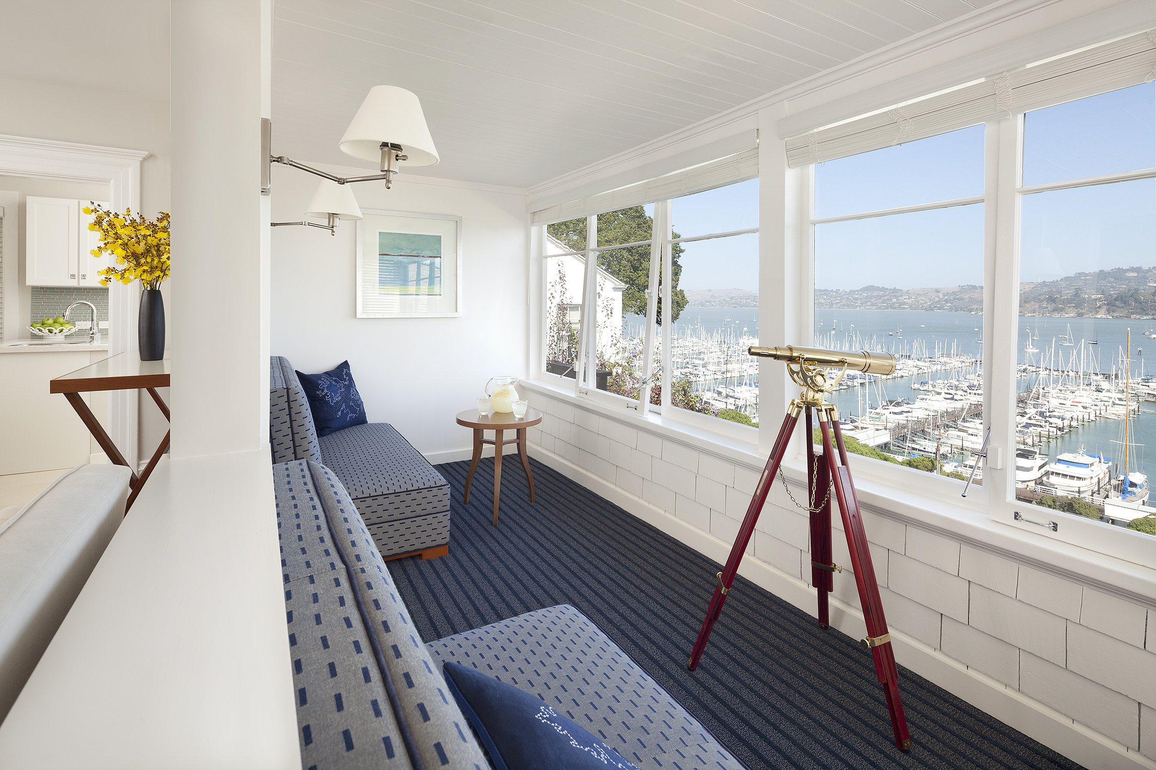 Hillside Guest House Sunroom