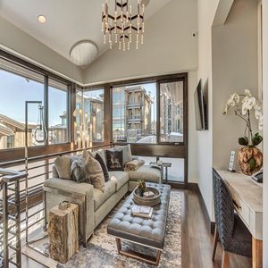 6 Bedroom Home Sitting Loft