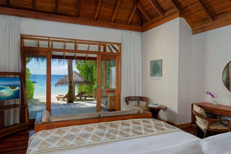 Deluxe Beach Villa - Bedroom