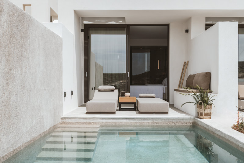 Deluxe Suite Pool View with Private Pool - Outdoor Terrace with Pool