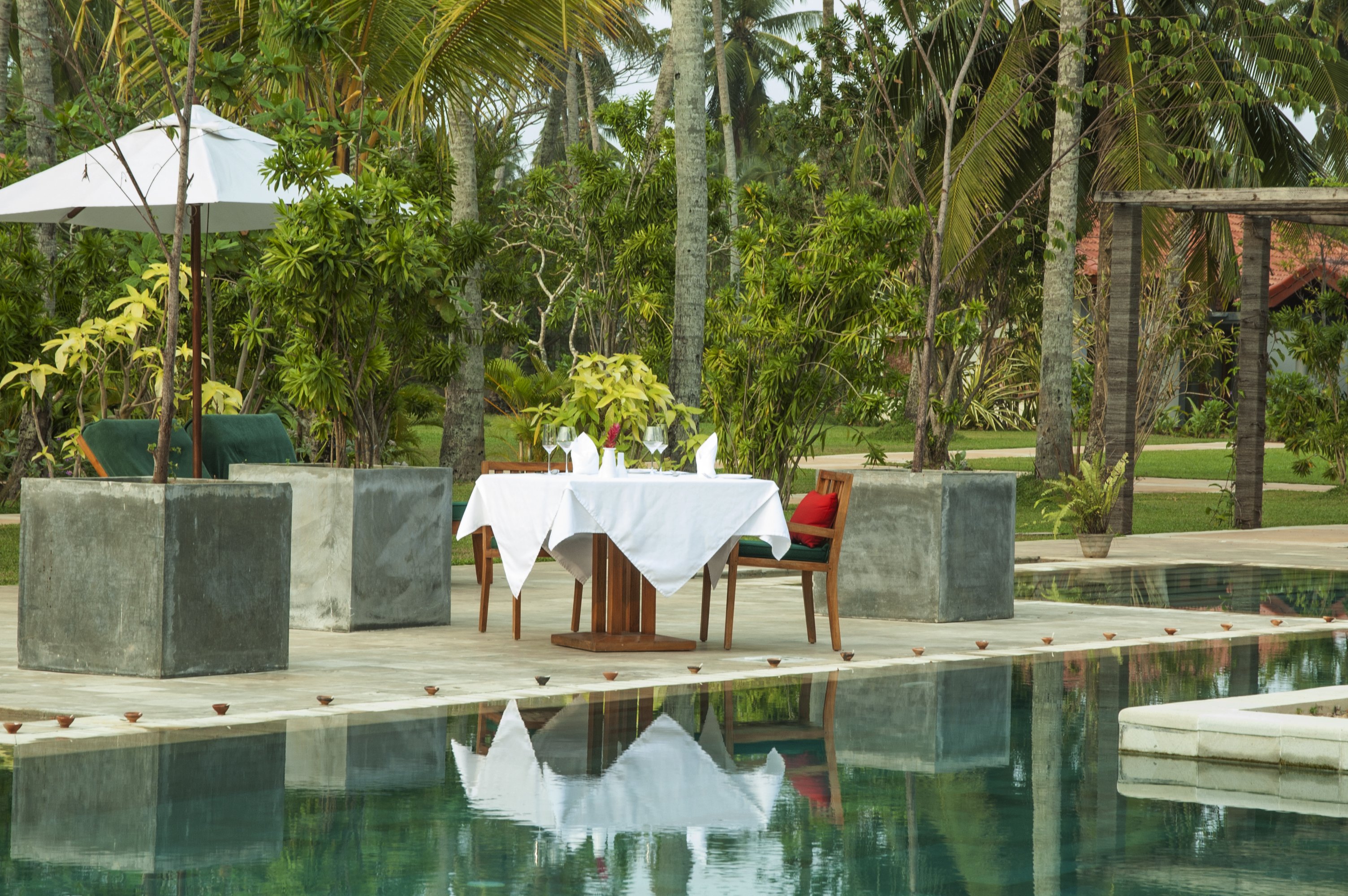 Pool Side Dining