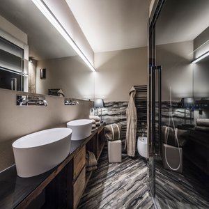 Gold Suite- Bathroom With Turkish Steambath