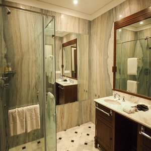Premier Room Bathroom