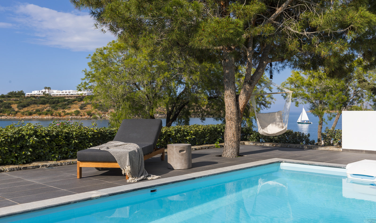 Superior Bungalow Seafront private pool
