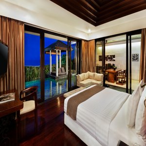 One Bedroom Ocean Pool Villa