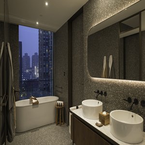 Executive Suite Bathroom