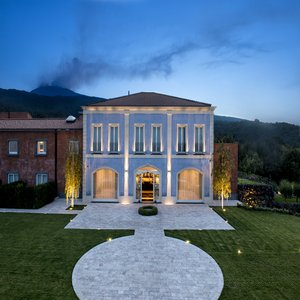 Villa Neri - The Facade