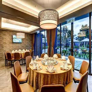 Lakeside Restaurant