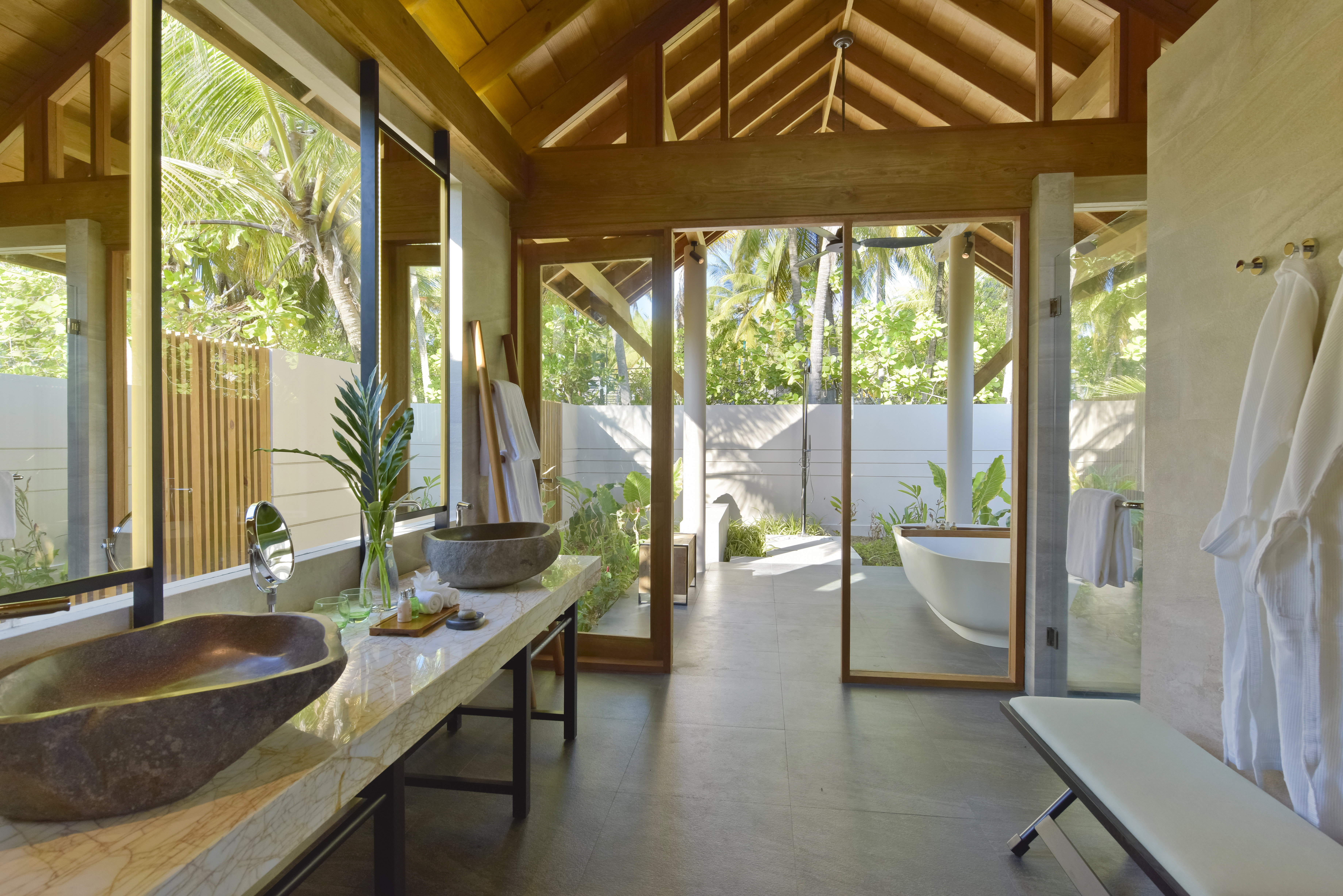 Beach Retreat with Pool Bath