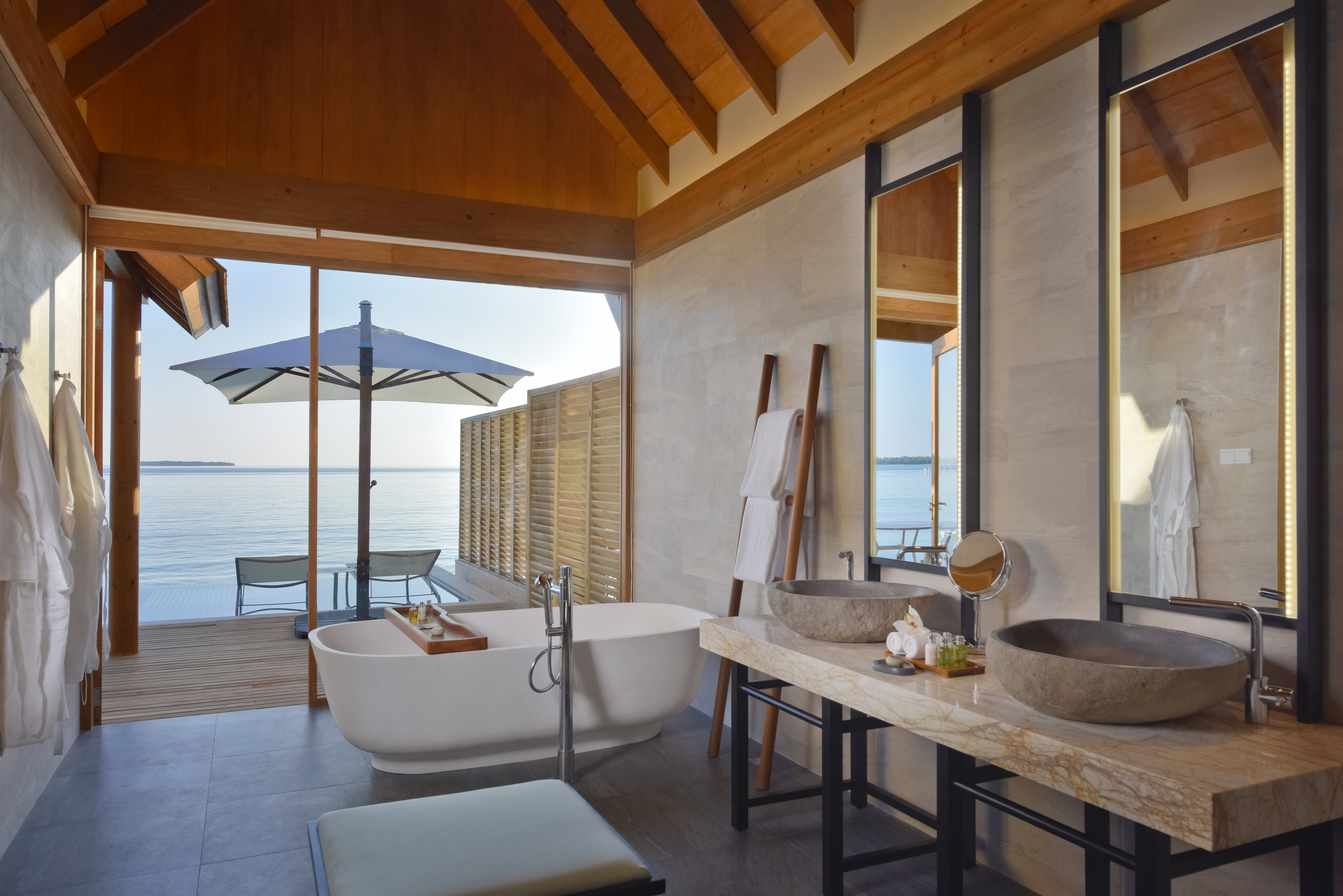 Ocean Retreat with bath