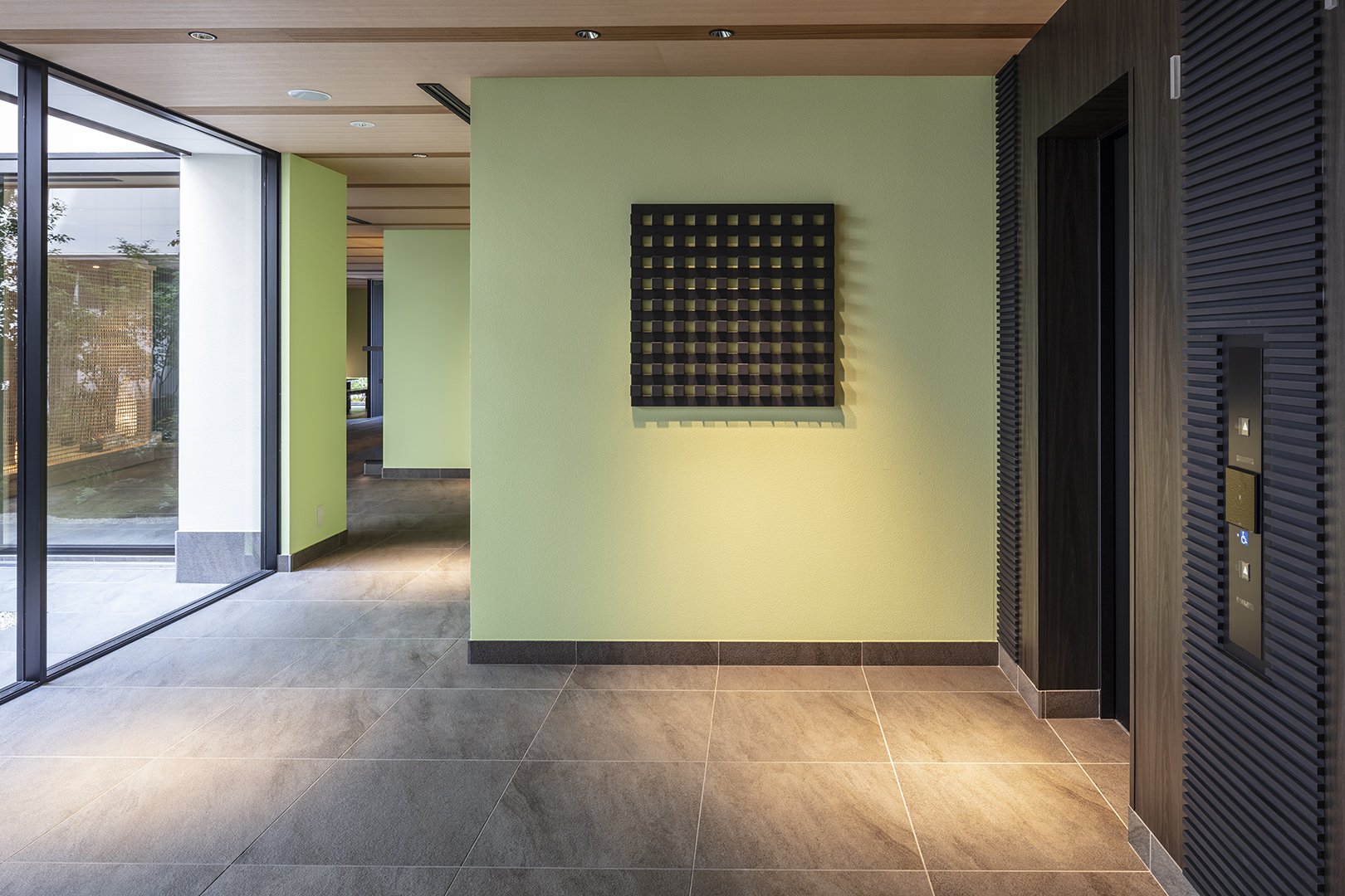 Elevator hall