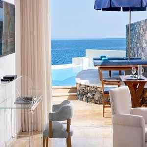 Club Studio Suite Private Pool Seafront - View
