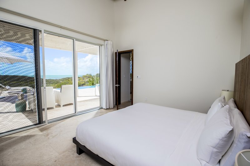 Three Bedroom Peninsula Skyridge Villa