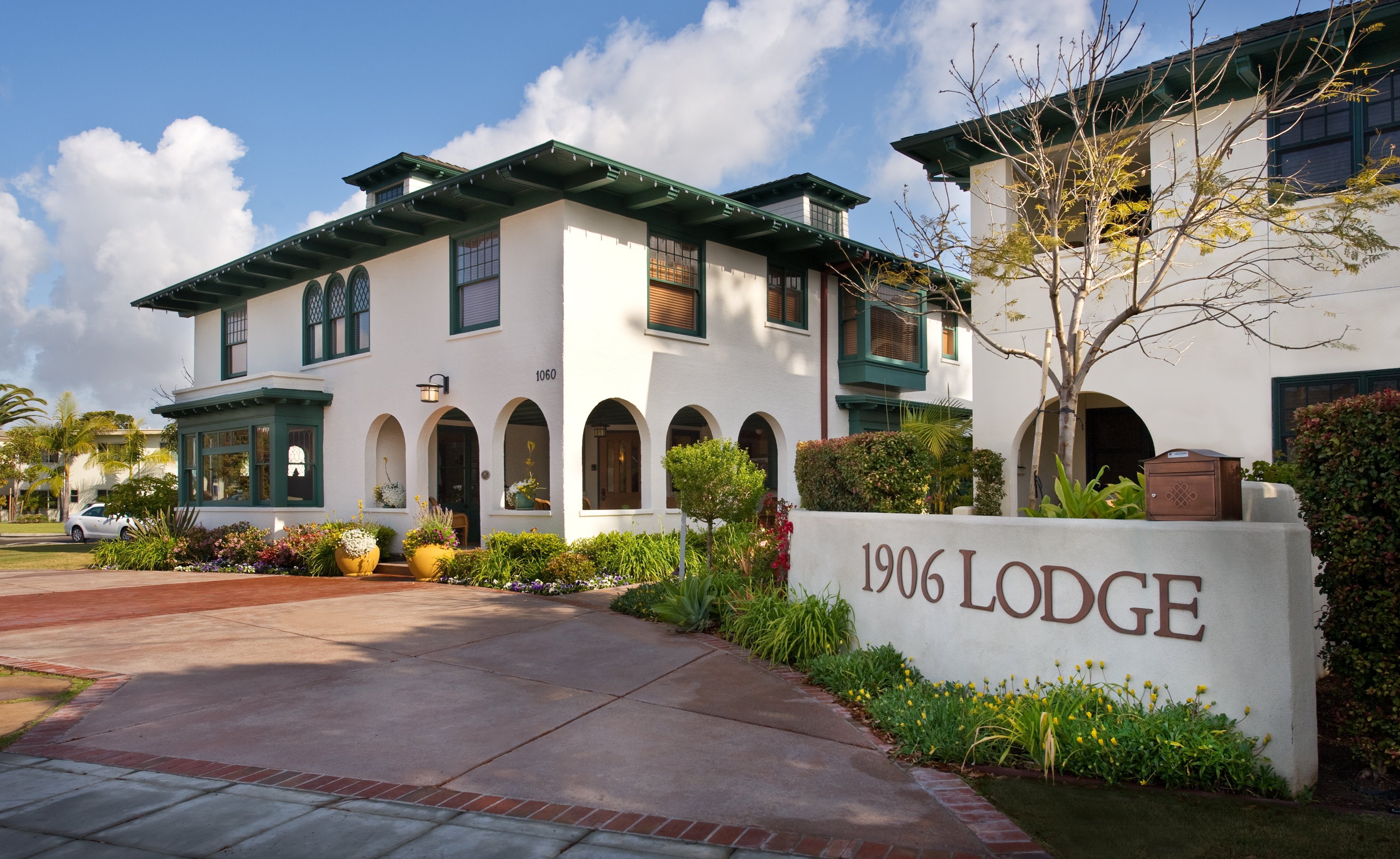 1906 Lodge Front Entrance