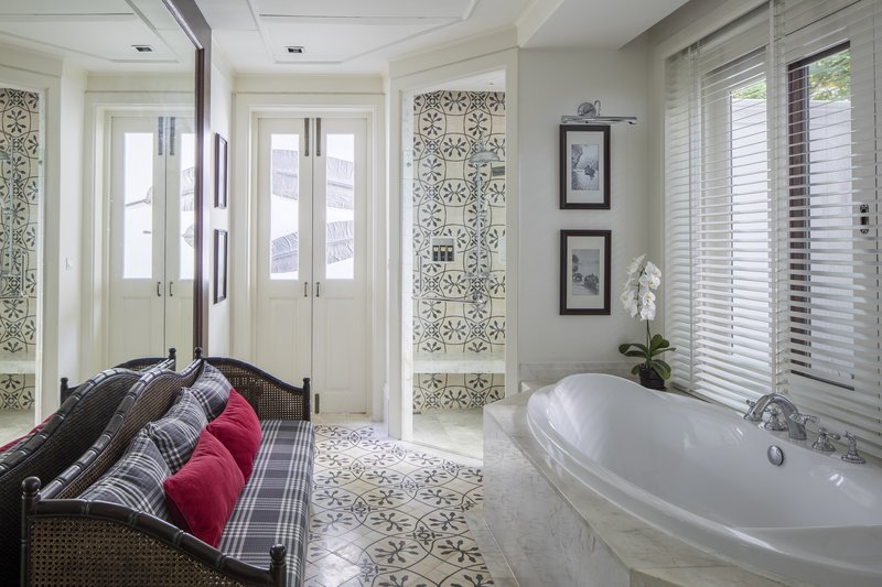 Louis Leonowens Pool Suite - Bathroom