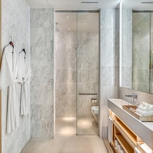 Grand Azure Penthouse Bathroom