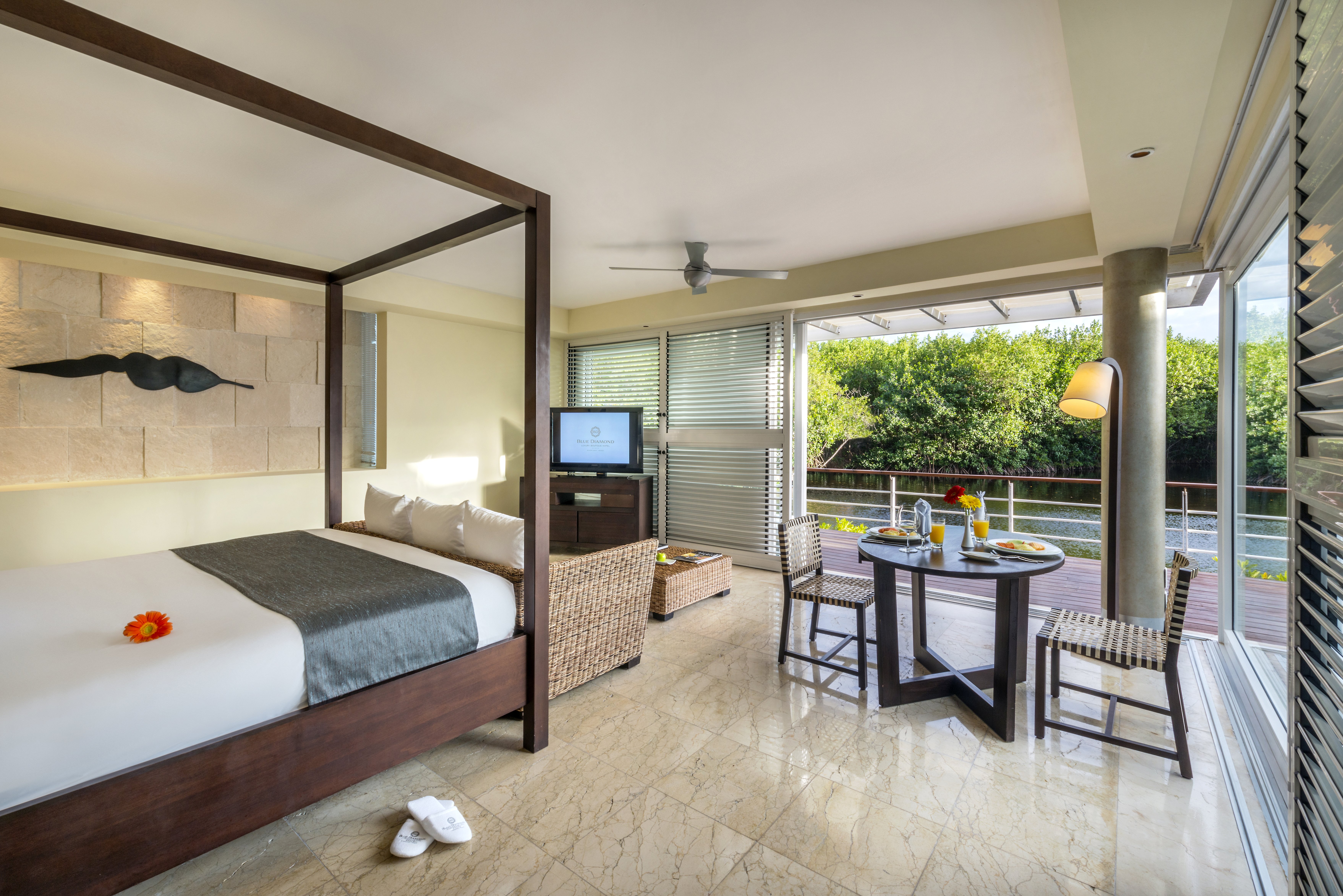 Cenote Laguna Deluxe Jr Suite