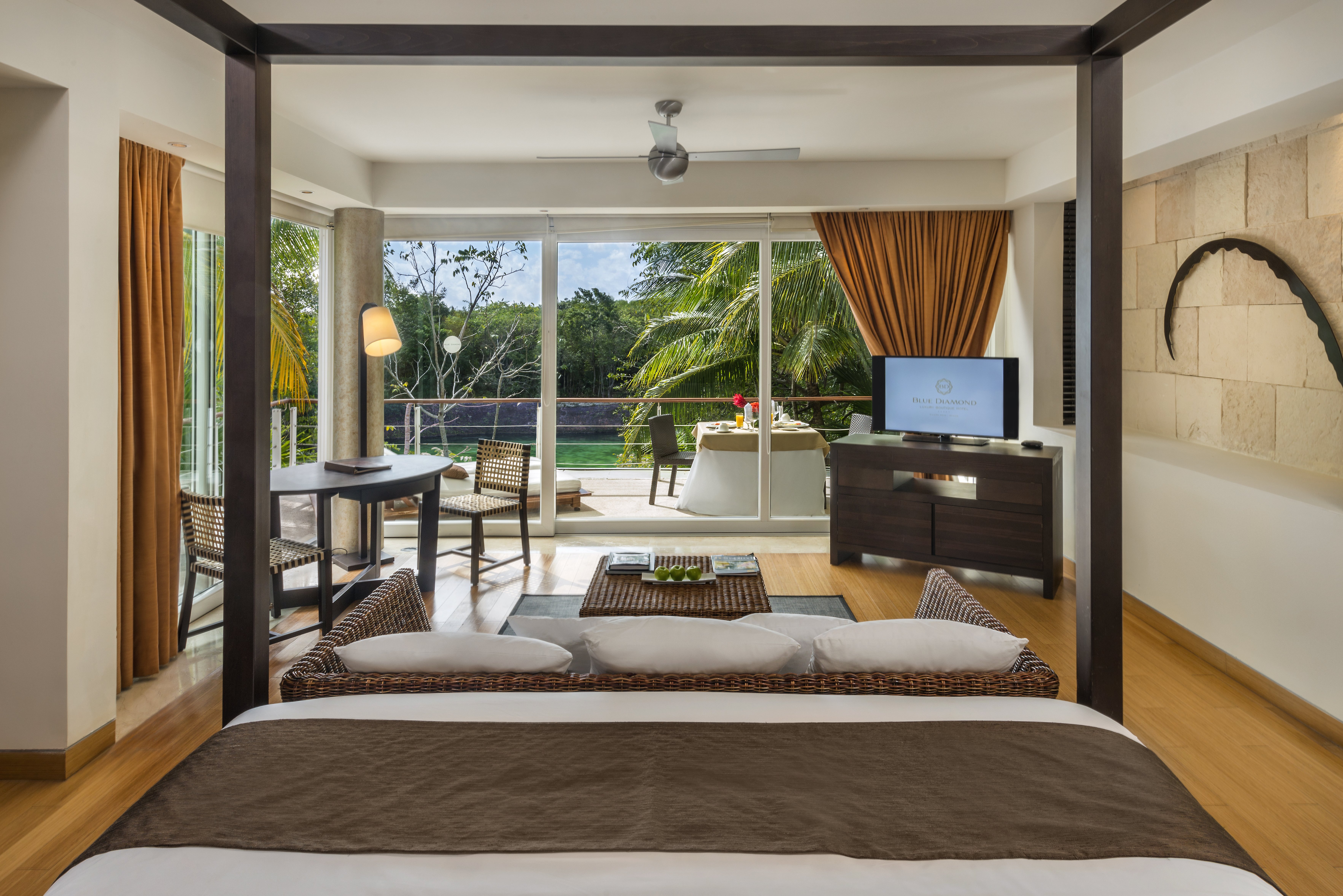Cenote Laguna Deluxe Jr Suite