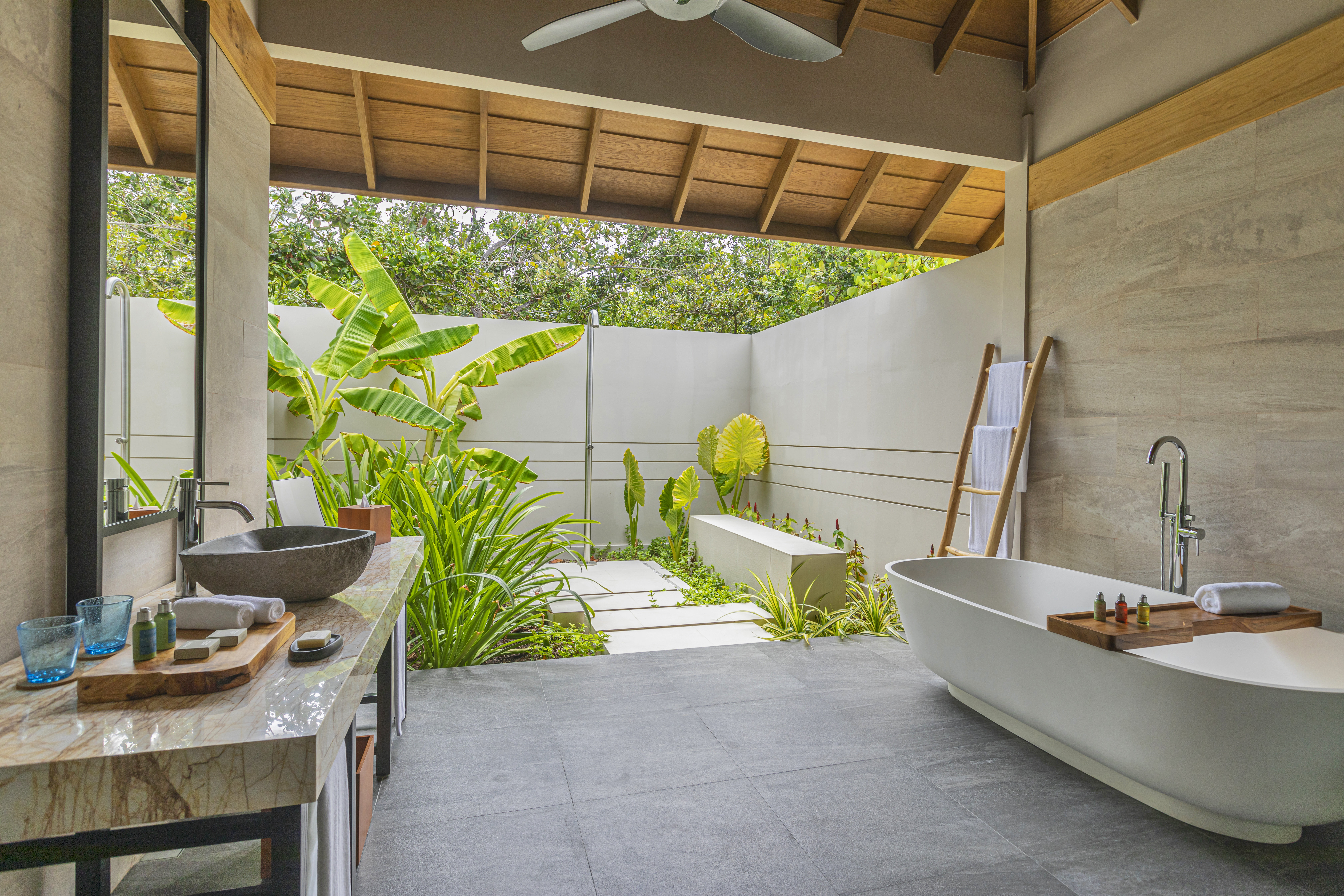 Beach Bungalow-Bath