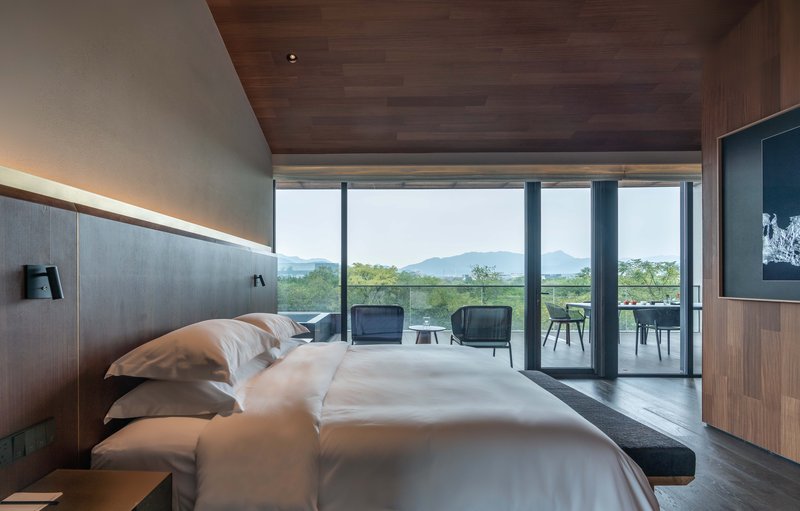 Deluxe View Suite A Bedroom
