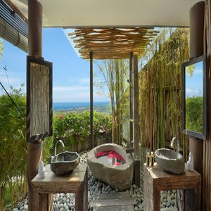 Five Bedroom Ocean View Pool Villa - Bathroom