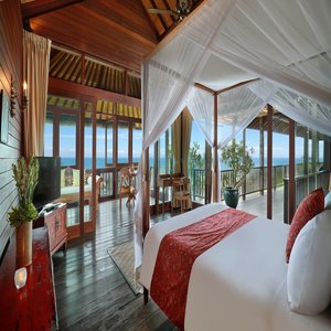 Five Bedroom Ocean View Pool Villa - Raja Bedroom