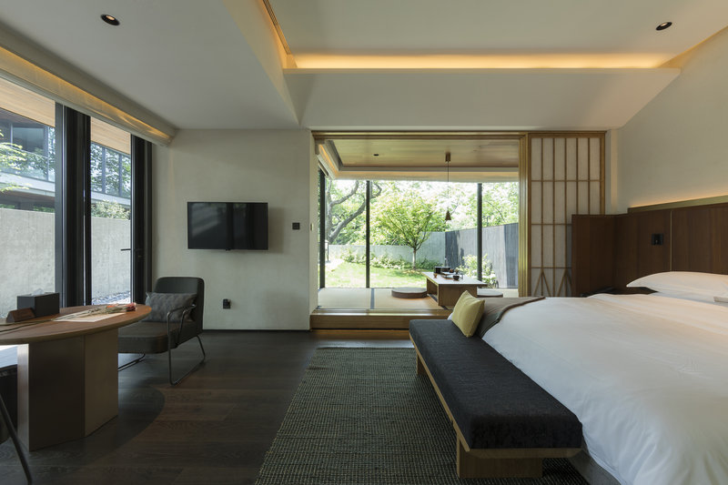 Courtyard Suite Indoor Area