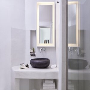 Cosmo Honeymoon Suite