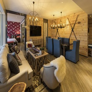 Swiss Chalet - Livingroom