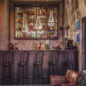 Noel Bar