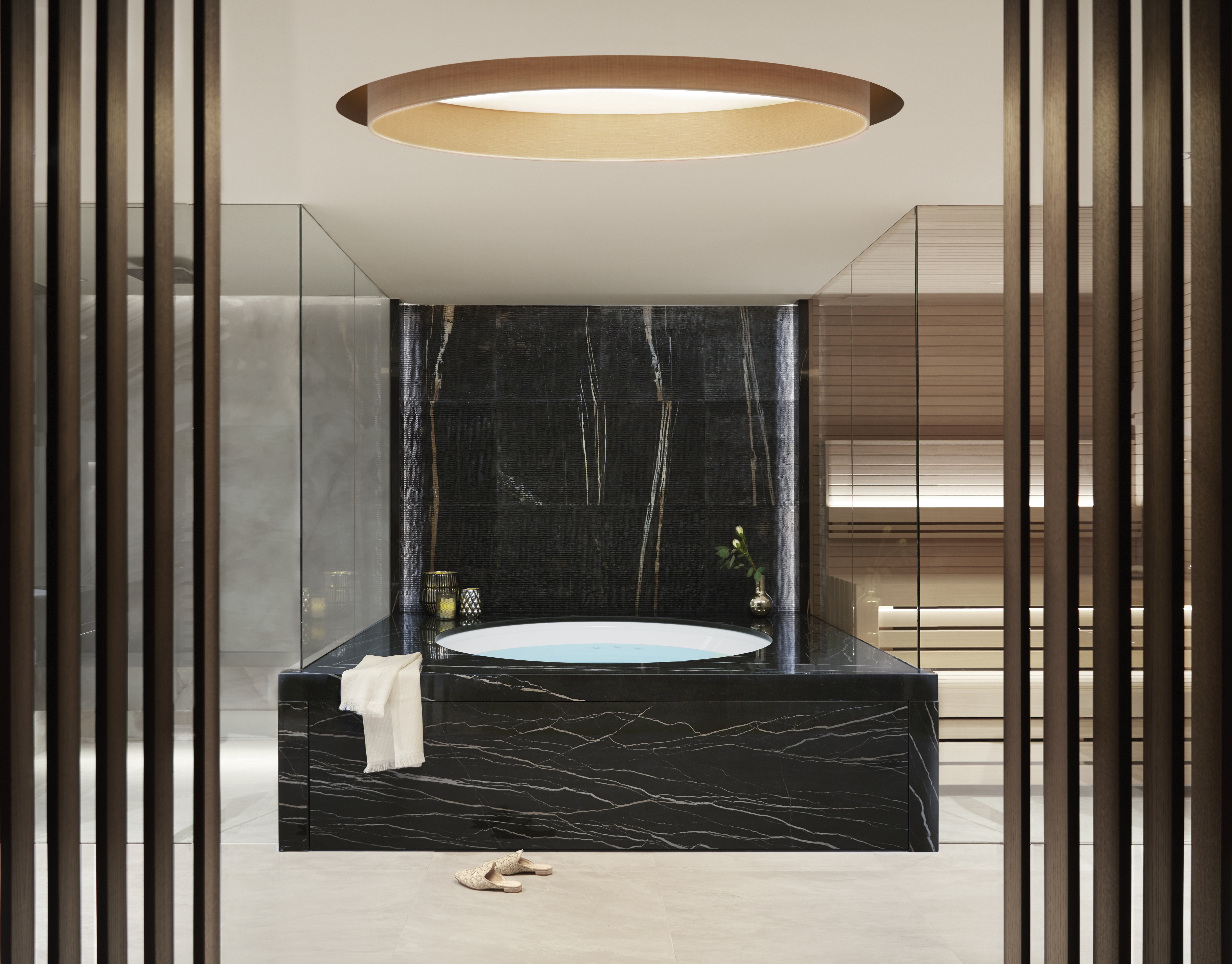 Exclusive Spa Suite Bathroom