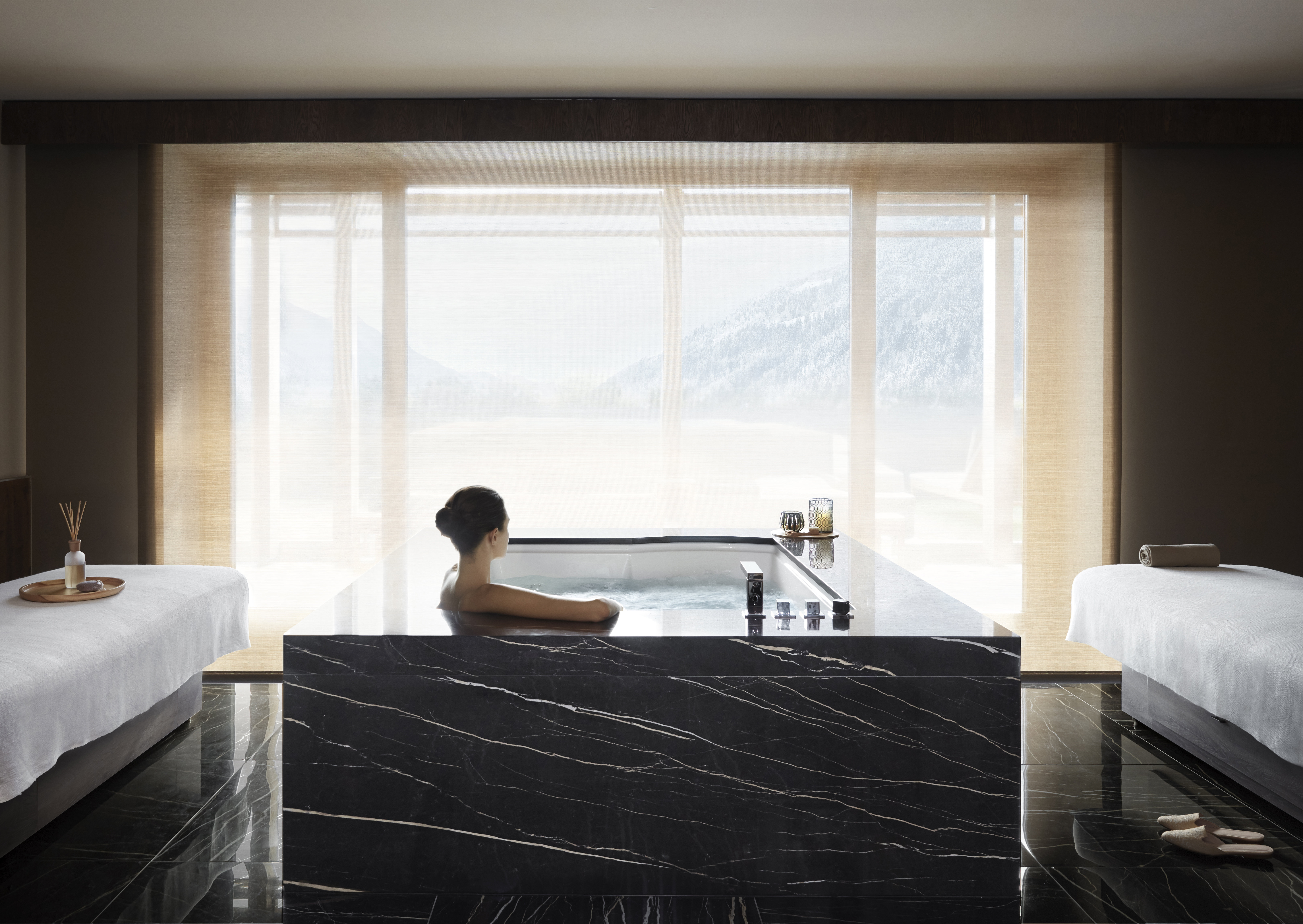 Royal Pool and Spa Suite