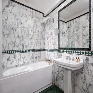 Deluxe Bathroom